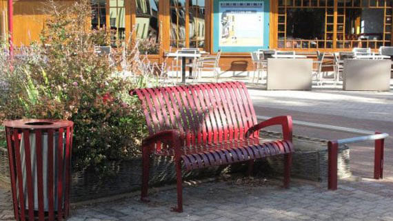 Banc - corbeille - barrière